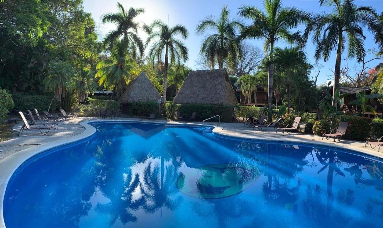 Mal Pais Surf Camp Hotel Playa Santa Teresa  Exterior photo