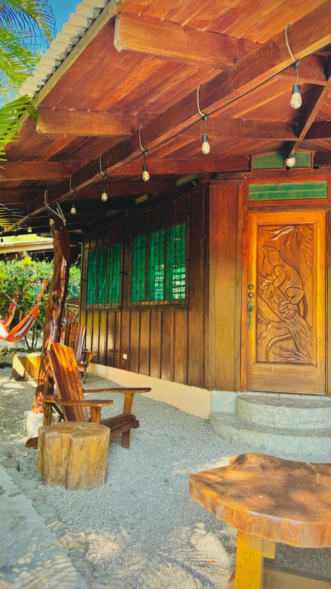 Mal Pais Surf Camp Hotel Playa Santa Teresa  Exterior photo