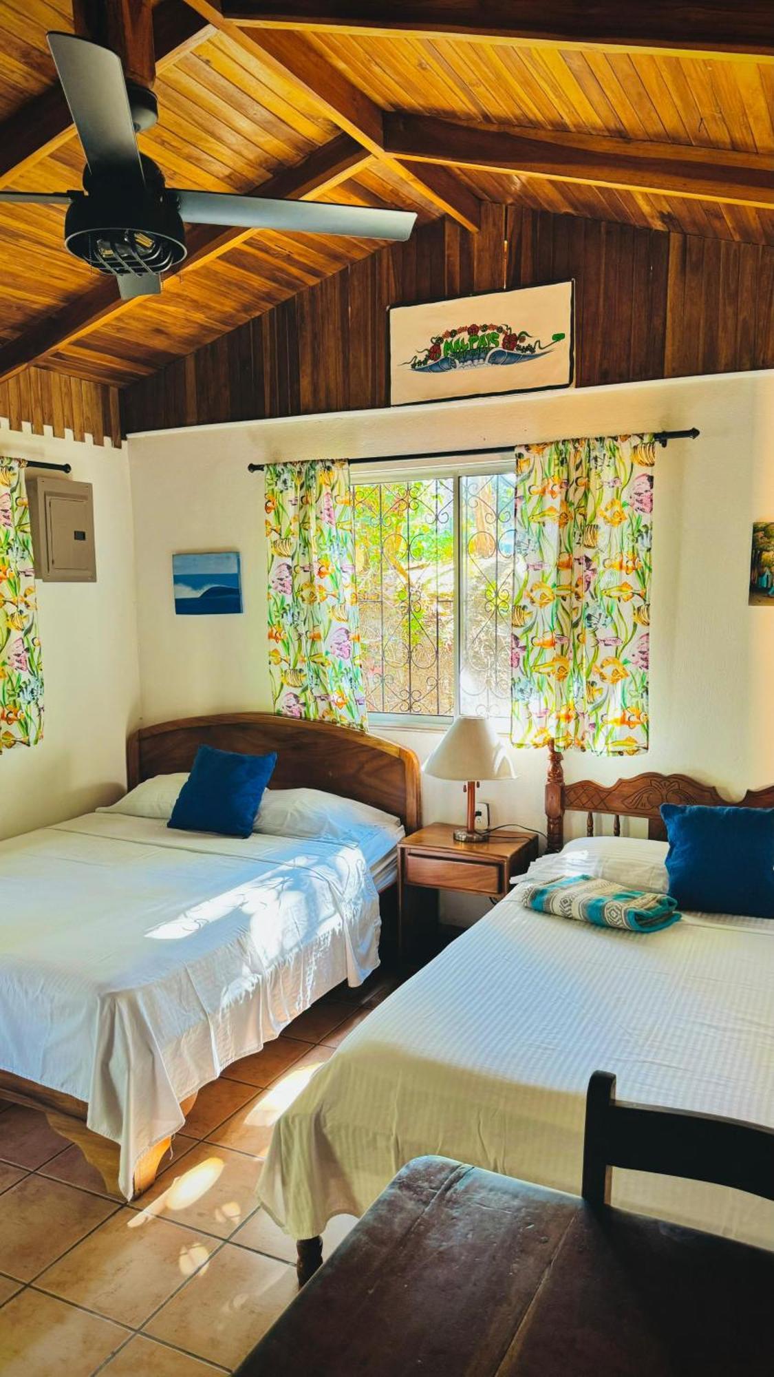 Mal Pais Surf Camp Hotel Playa Santa Teresa  Exterior photo
