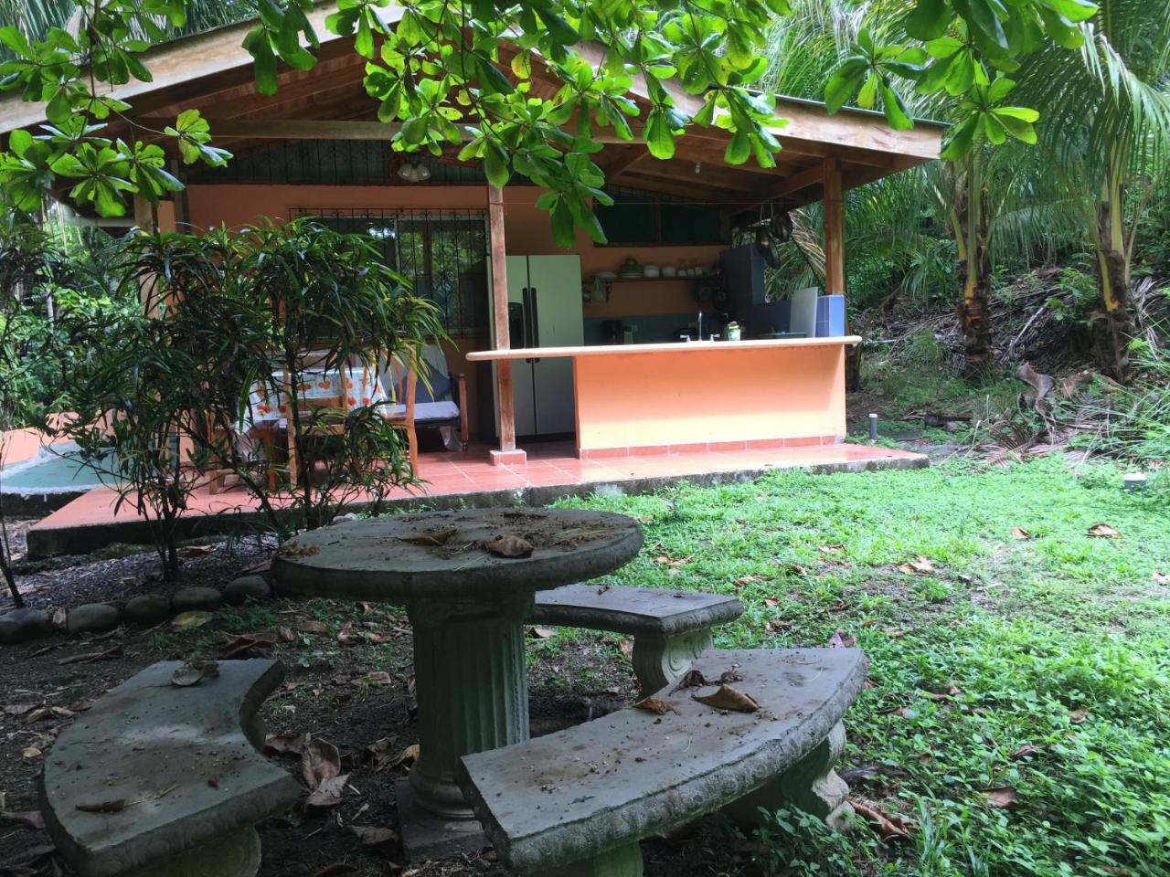 Mal Pais Surf Camp Hotel Playa Santa Teresa  Exterior photo