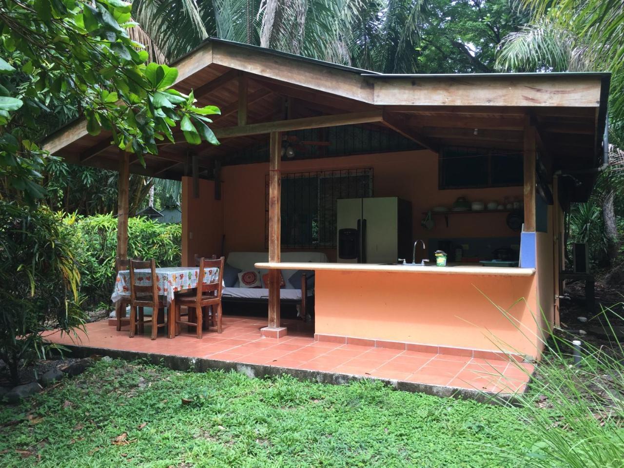 Mal Pais Surf Camp Hotel Playa Santa Teresa  Exterior photo